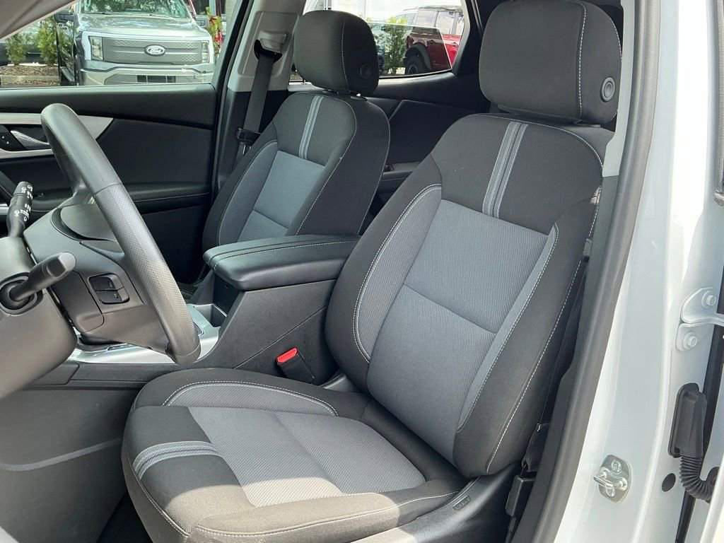 Used 2025 Chevrolet Blazer LT FWD image 25