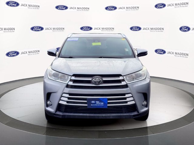 Used 2019 Toyota Highlander XLE AWD/4WD image 8