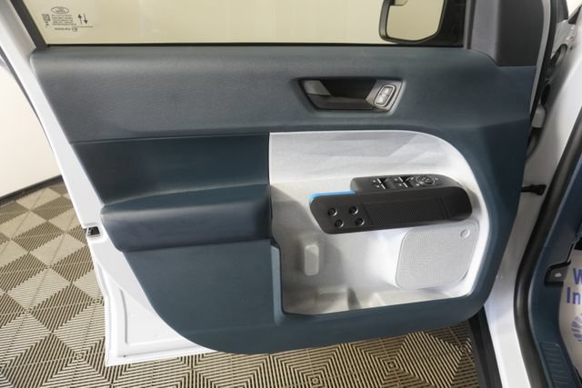 Certified 2025 Ford Maverick XLT w/ XLT Luxury Package FWD image 30