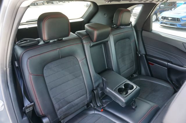 Certified 2022 Ford Escape SEL w/ SEL Stealth AWD Package image 24