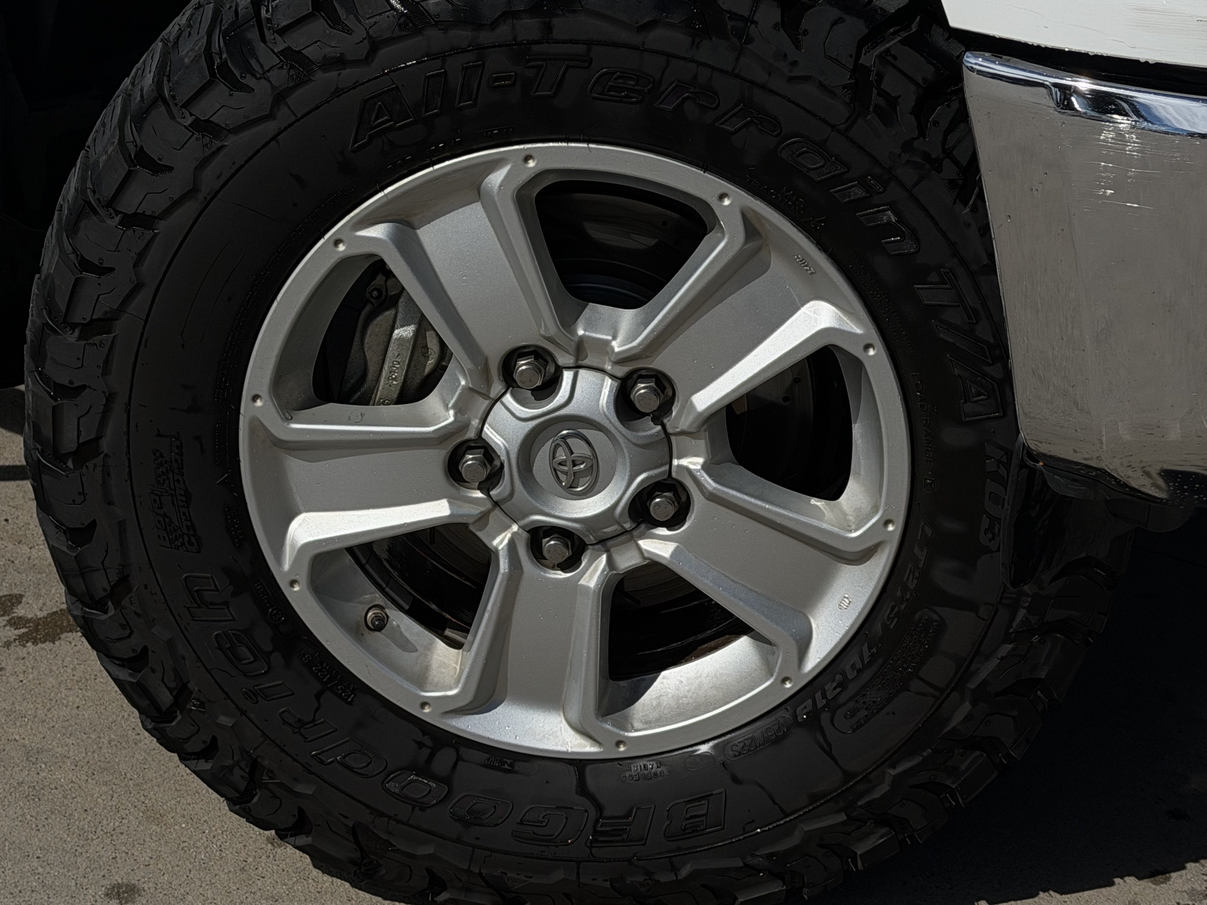 Used 2021 Toyota Tundra SR5 w/ SR5 Leather Package AWD/4WD image 10