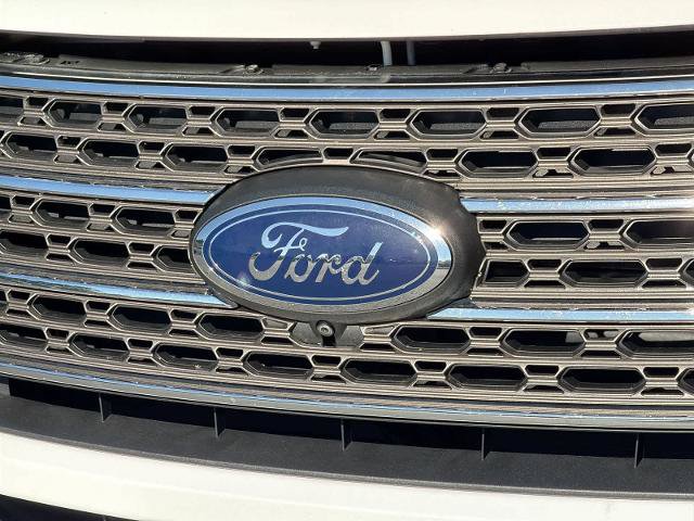 Certified 2022 Ford Explorer King Ranch w/ Premium Technology Package AWD/4WD image 12