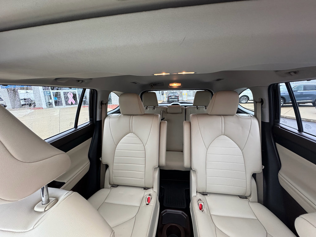 Used 2022 Toyota Highlander XLE AWD/4WD image 27