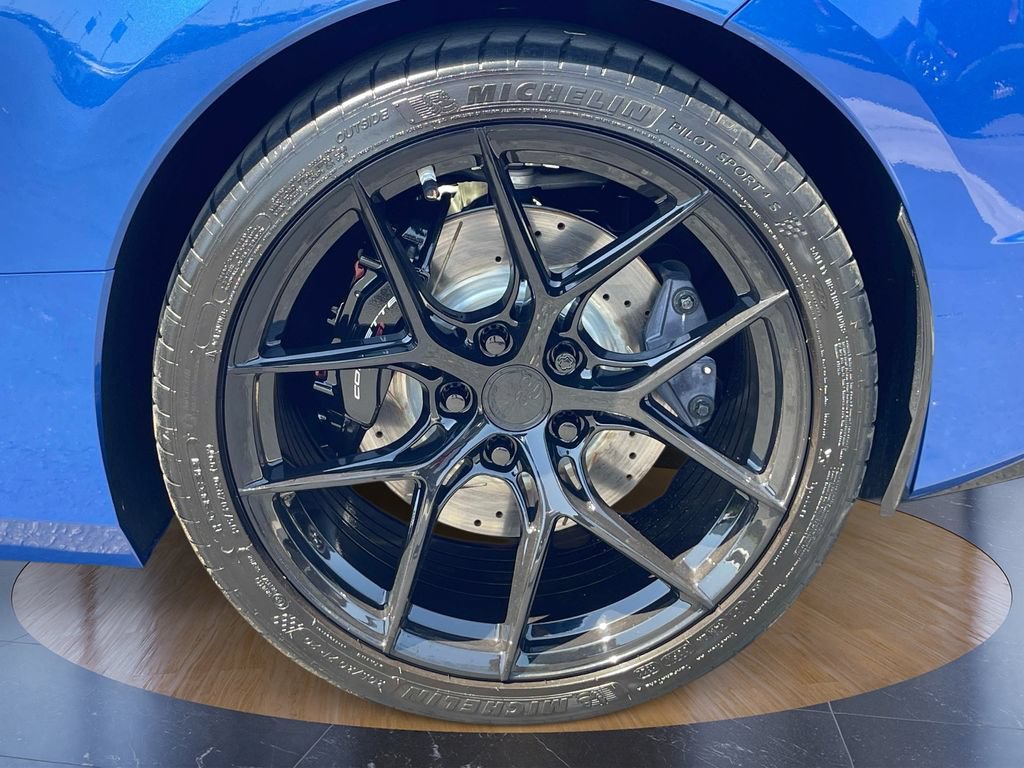 Used 2022 Chevrolet Corvette Stingray Premium Cpe w/ Z51 Performance Package RWD image 32