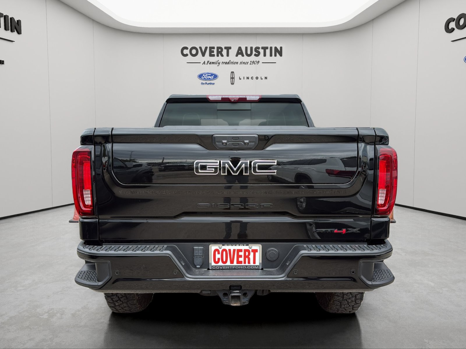 Used 2024 GMC Sierra 1500 AT4X AWD/4WD image 4
