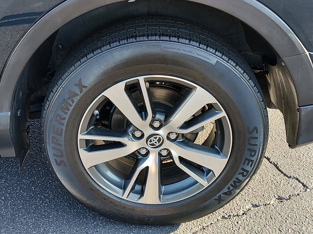 Used 2018 Toyota RAV4 XLE w/ All Weather Liner Package AWD/4WD image 18