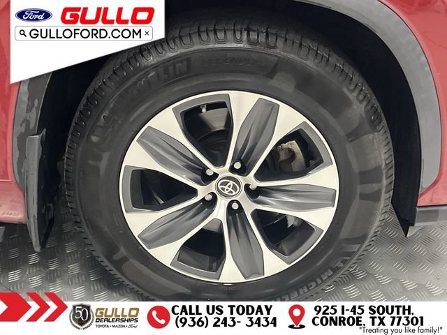 Used 2022 Toyota Highlander XLE FWD image 30