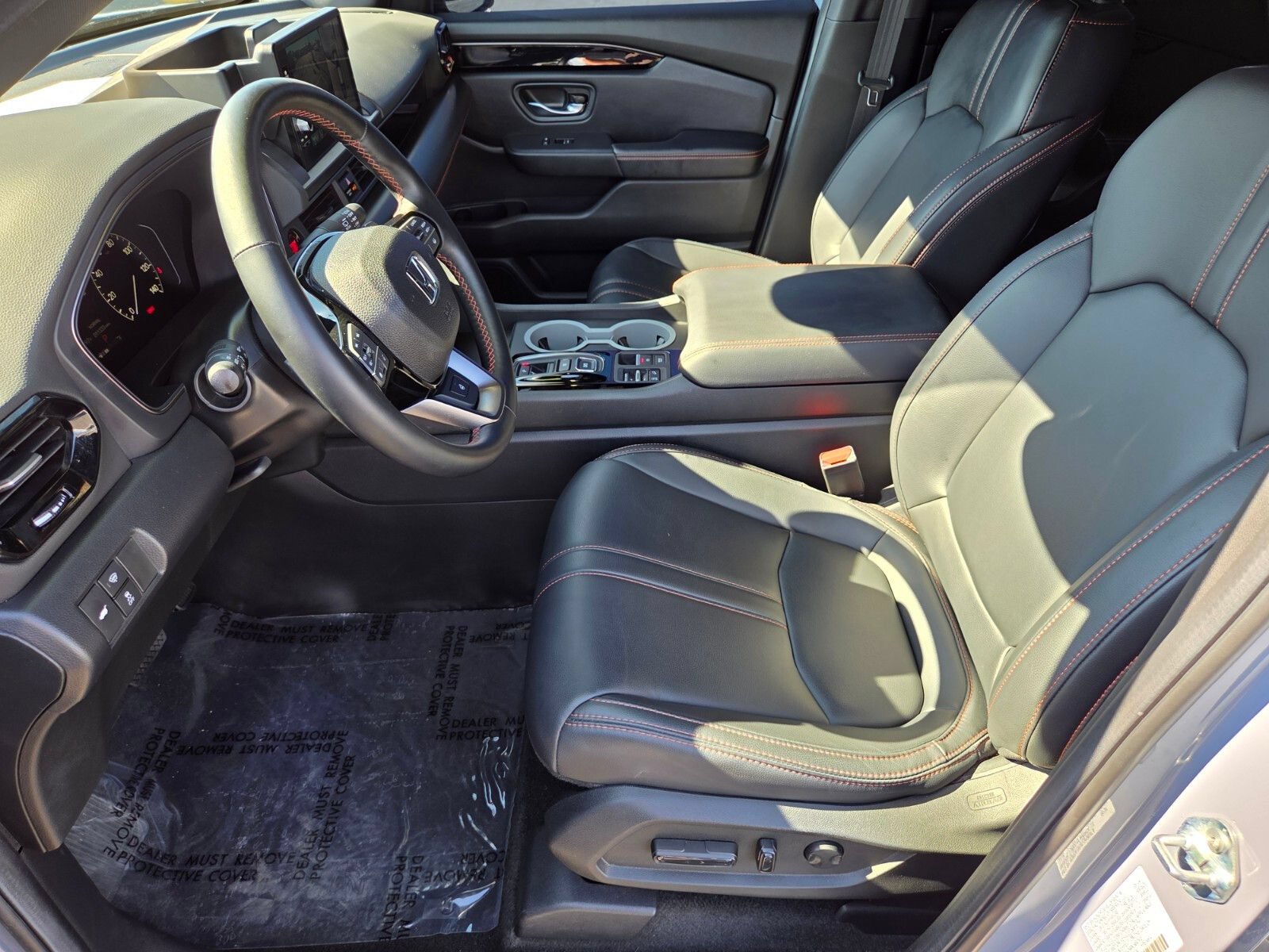 Used 2025 Honda Pilot TrailSport image 10