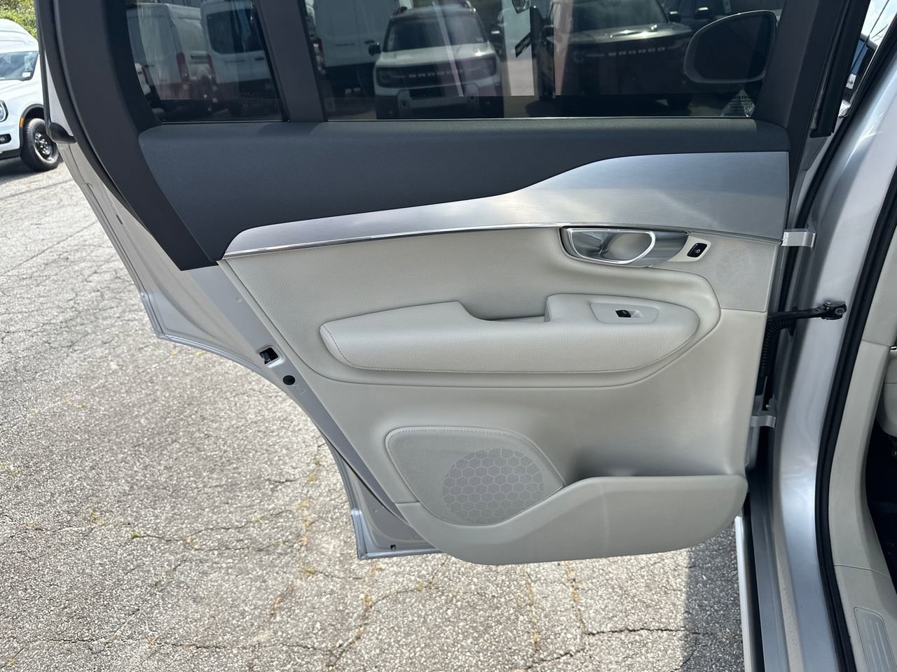 Used 2018 Volvo XC90 T5 Momentum w/ Convenience Package AWD/4WD image 22