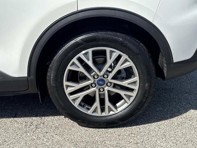 Certified 2022 Ford Escape SEL w/ Technology Package image 9