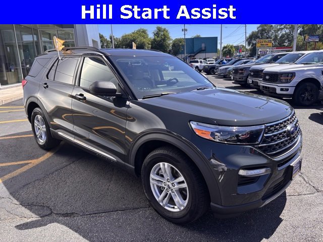 Certified 2022 Ford Explorer XLT w/ Equipment Group 202A image 8