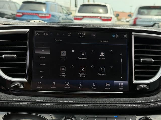 Used 2023 Chrysler Pacifica Limited FWD image 27