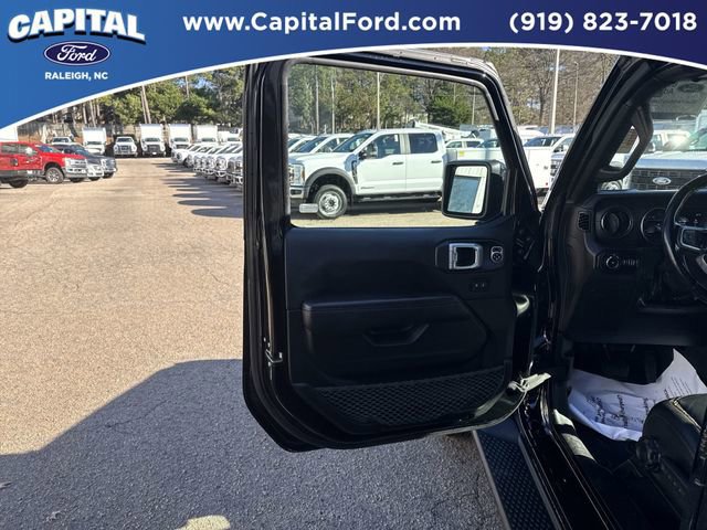 Used 2022 Jeep Wrangler Unlimited Sahara image 19