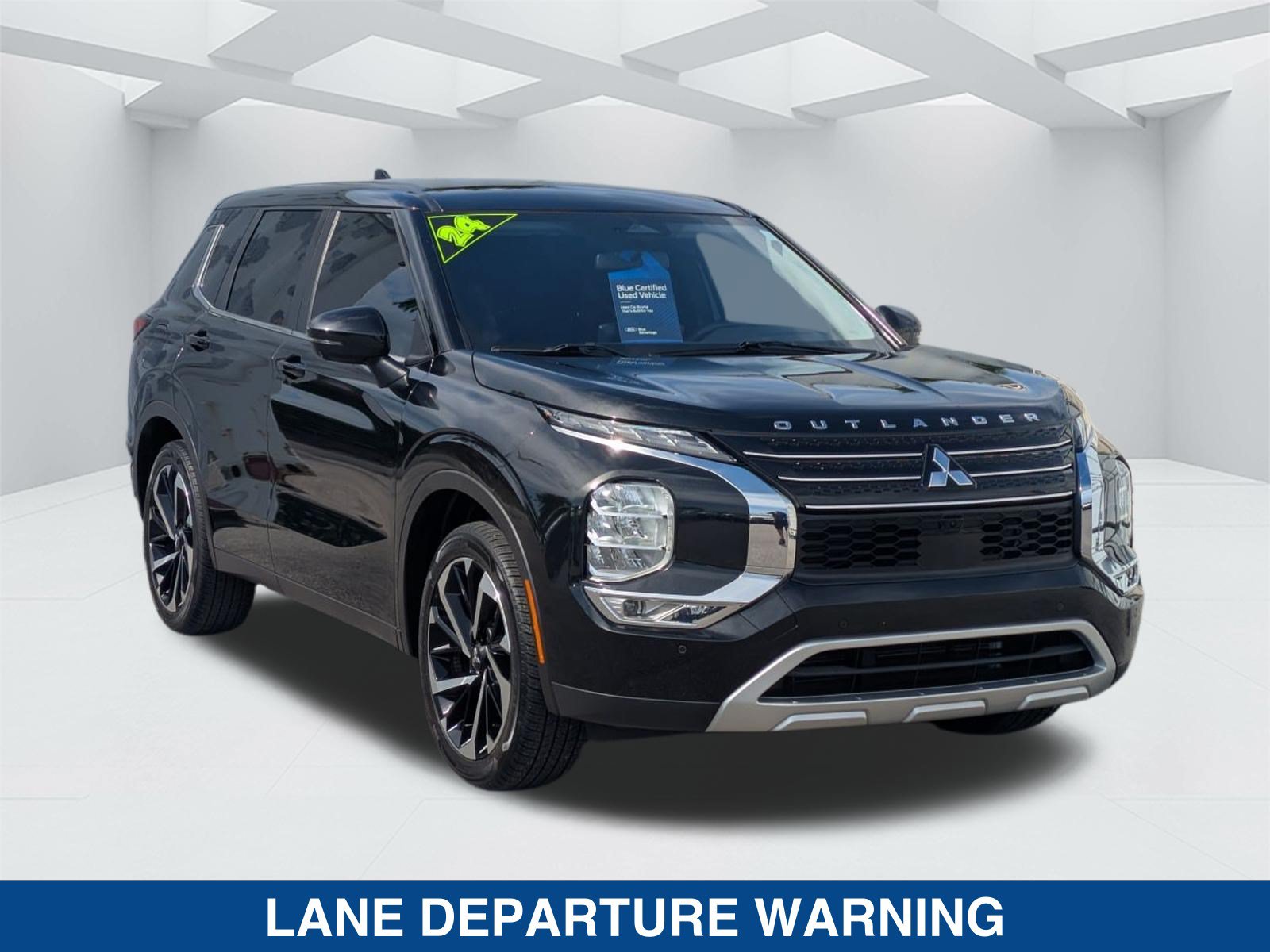 Used 2024 Mitsubishi Outlander SE FWD image 2