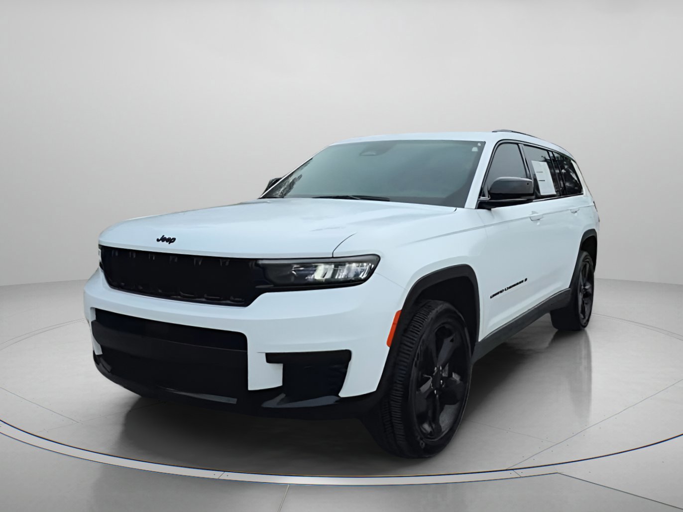 Used 2025 Jeep Grand Cherokee L Altitude image 3