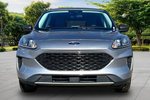Certified 2022 Ford Escape SE w/ Cold Weather Package FWD image 3