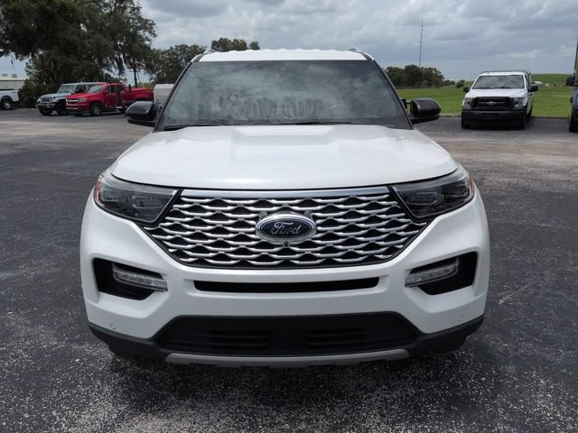 Certified 2022 Ford Explorer Platinum w/ Equipment Group 601A AWD/4WD image 3