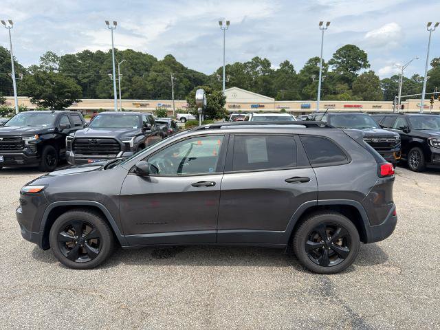 Used 2017 Jeep Cherokee Sport FWD image 8