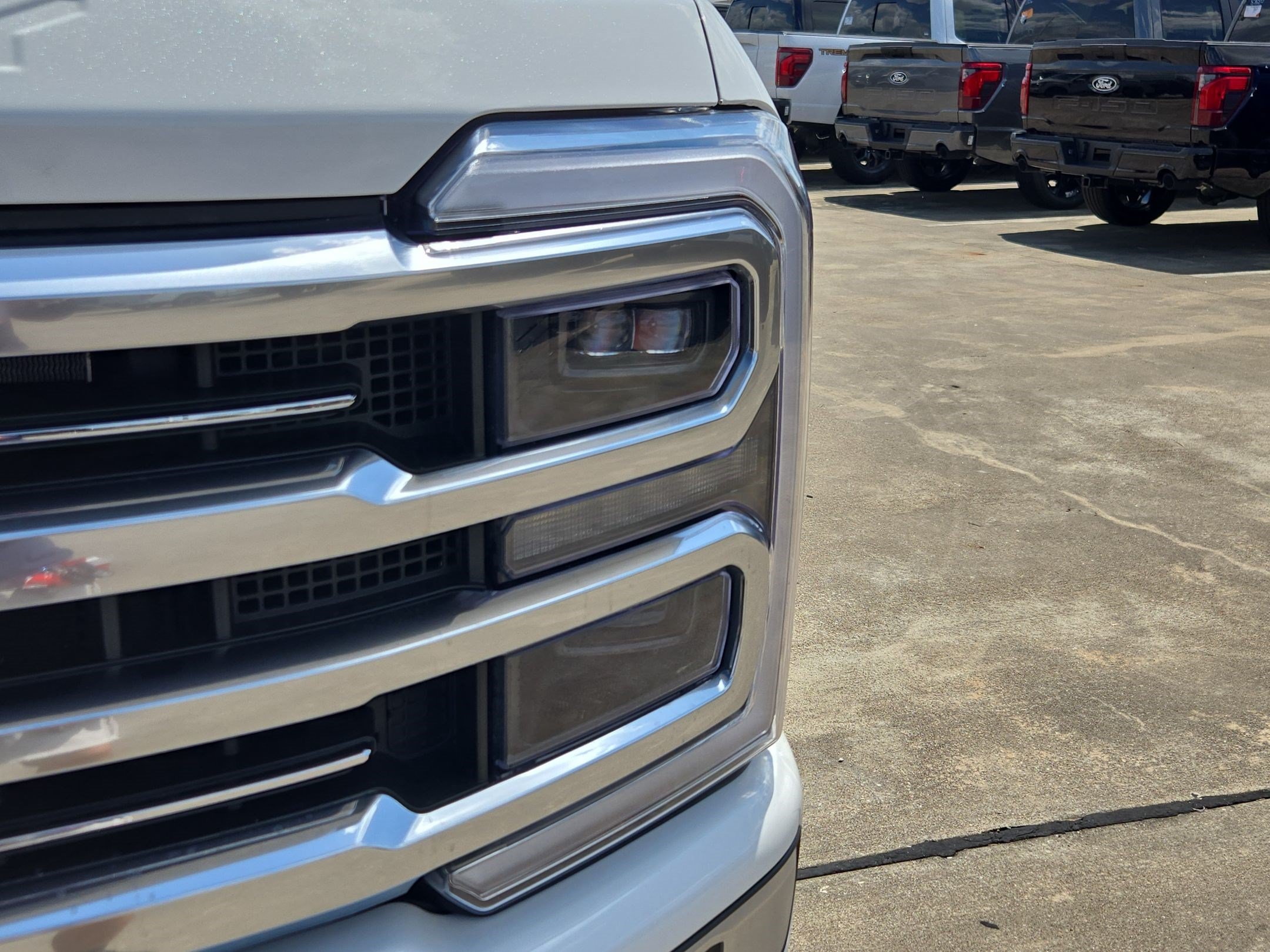 Certified 2026 Ford F350 Platinum w/ Platinum Plus Package AWD/4WD image 12