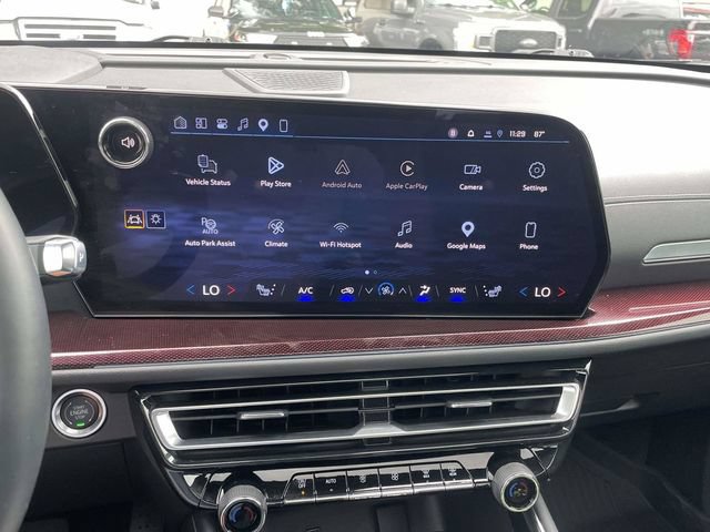 Used 2025 Chevrolet Traverse Z71 w/ Enhanced Driving Package AWD/4WD image 26