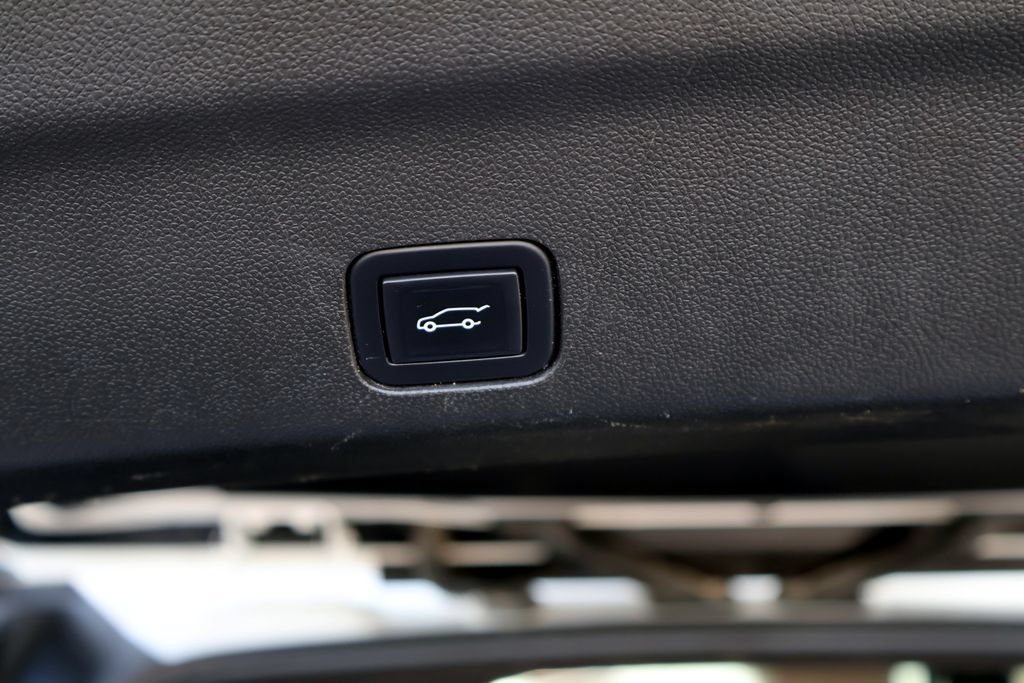 Used 2023 Chevrolet Tahoe Premier RWD image 28