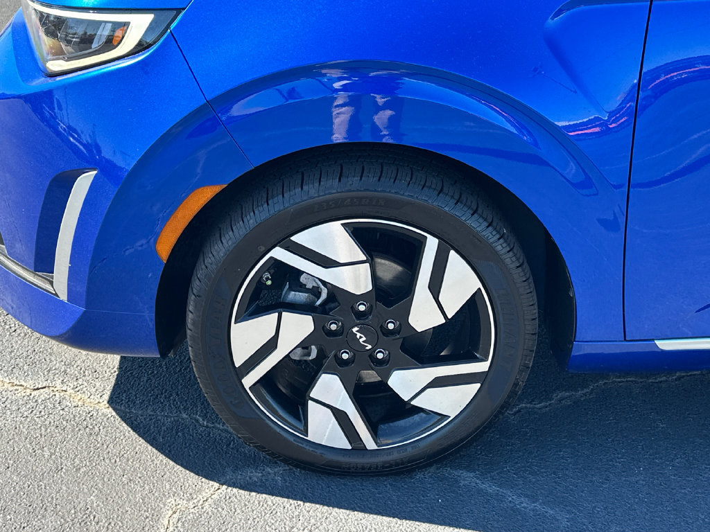 Used 2023 Kia Soul GT-Line w/ GT-Line Technology Package FWD image 11
