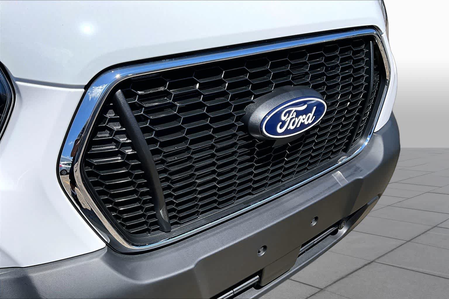 Certified 2026 Ford Transit 250 Low Roof w/ Exterior Upgrade Package RWD image 30