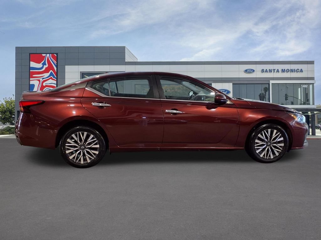 Used 2023 Nissan Altima 2.5 SV AWD/4WD image 26
