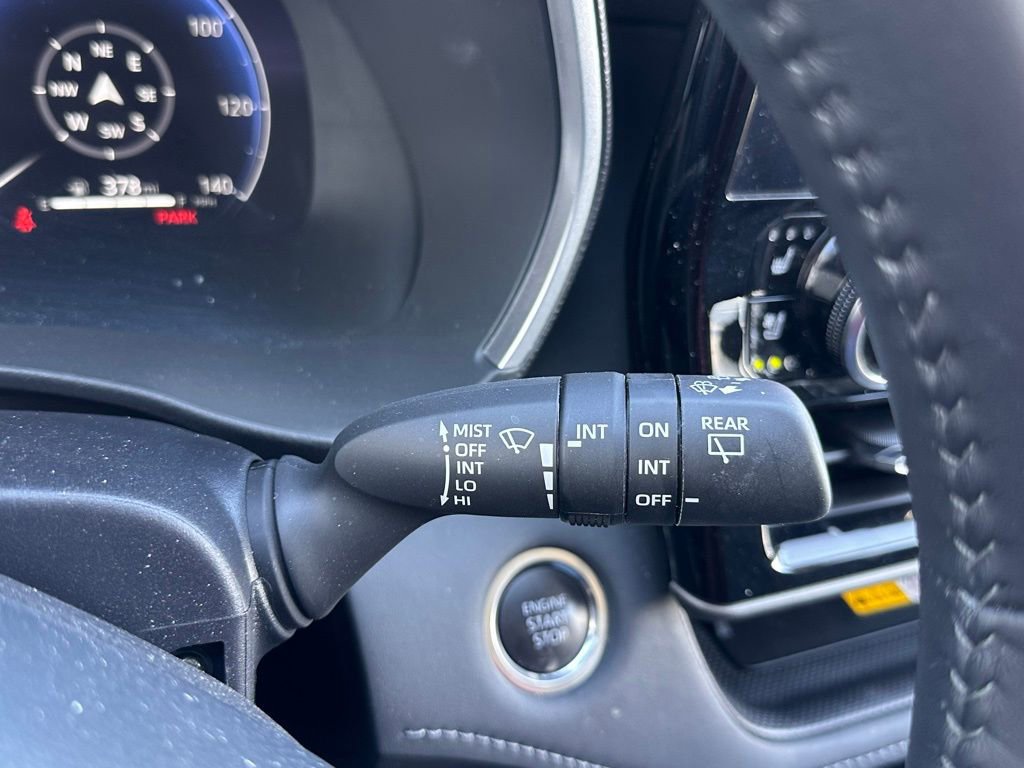 Used 2024 Toyota Highlander Limited AWD/4WD image 31