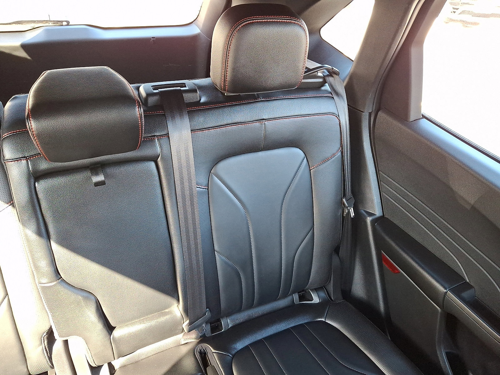 Certified 2025 Ford Escape ST-Line Elite w/ Premium Technology Package image 20