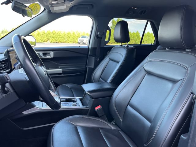 Certified 2022 Ford Explorer XLT w/ Equipment Group 202A AWD/4WD image 13