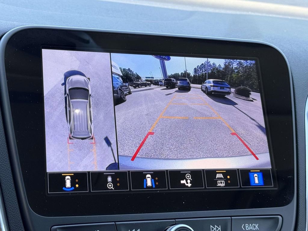 Used 2024 Chevrolet Equinox LT FWD image 4
