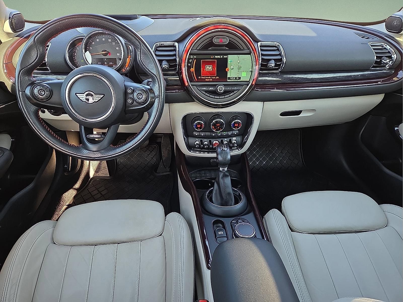 Used 2018 MINI Cooper Clubman S image 11