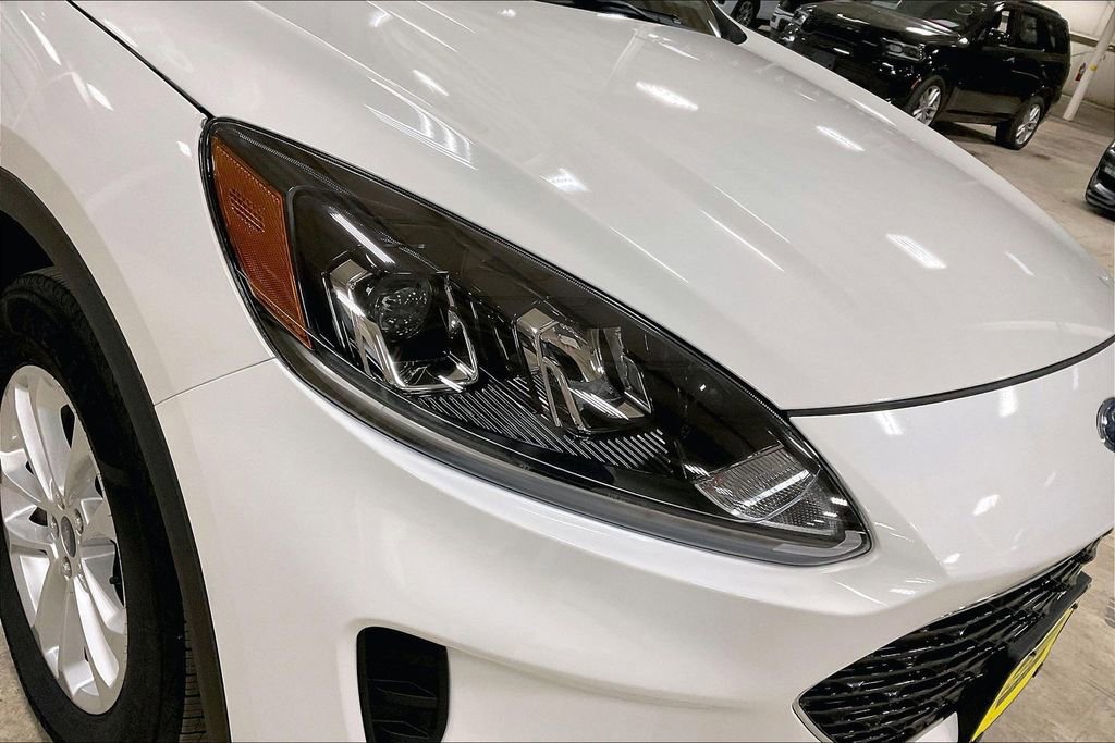 Certified 2020 Ford Escape SE image 27