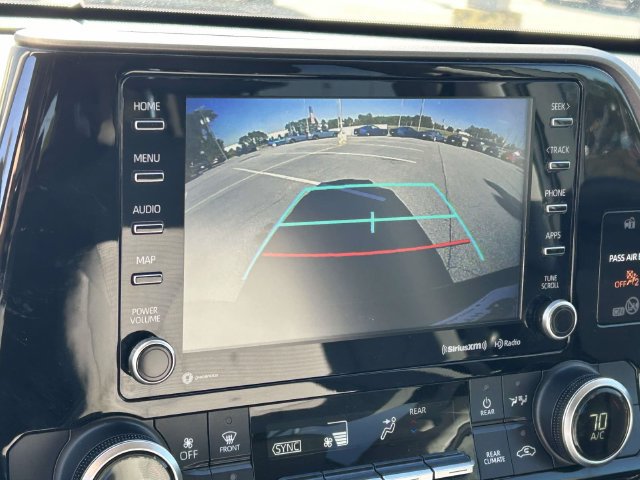 Used 2021 Toyota Highlander LE FWD image 24