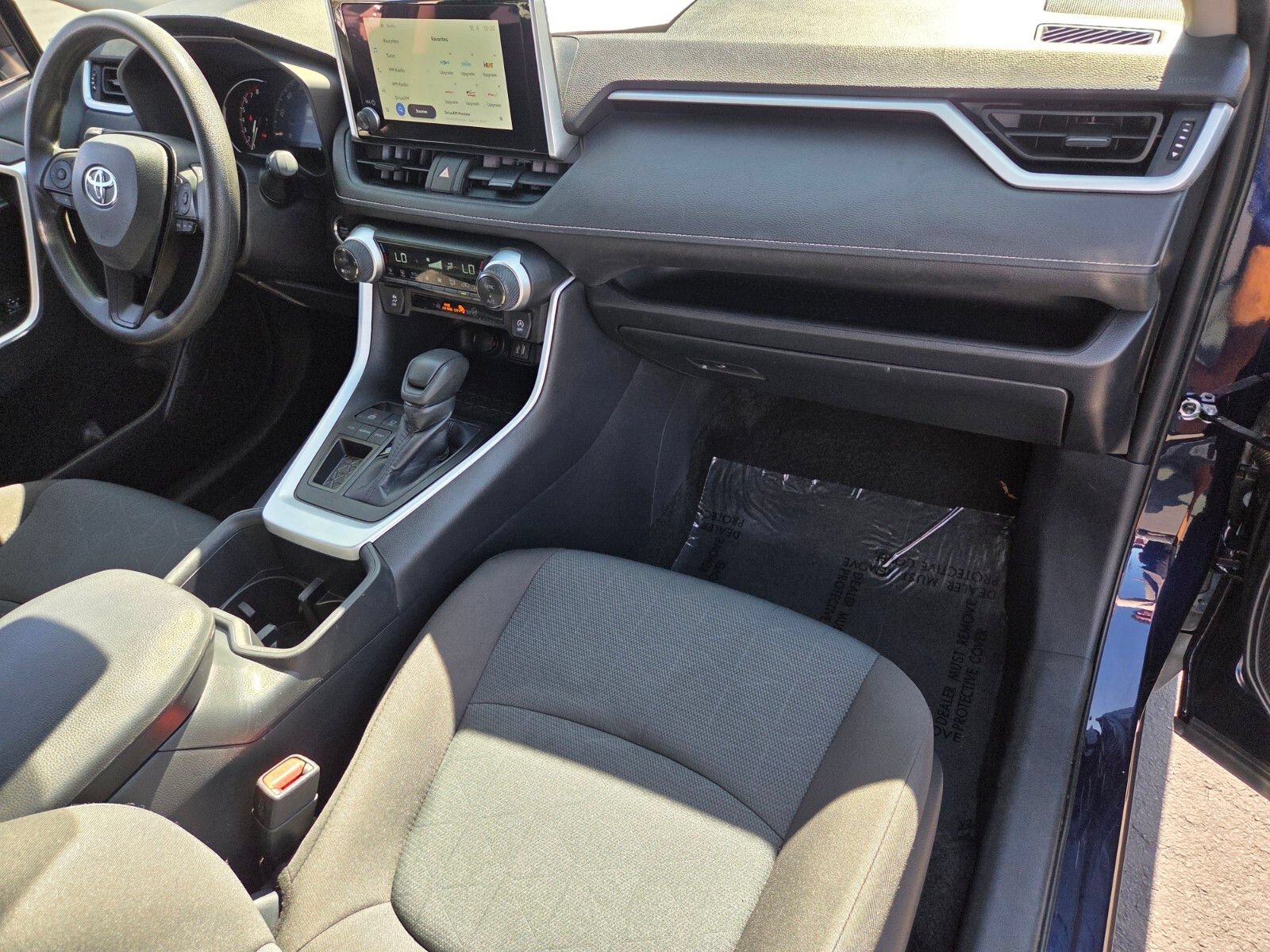 Used 2025 Toyota RAV4 XLE FWD image 16