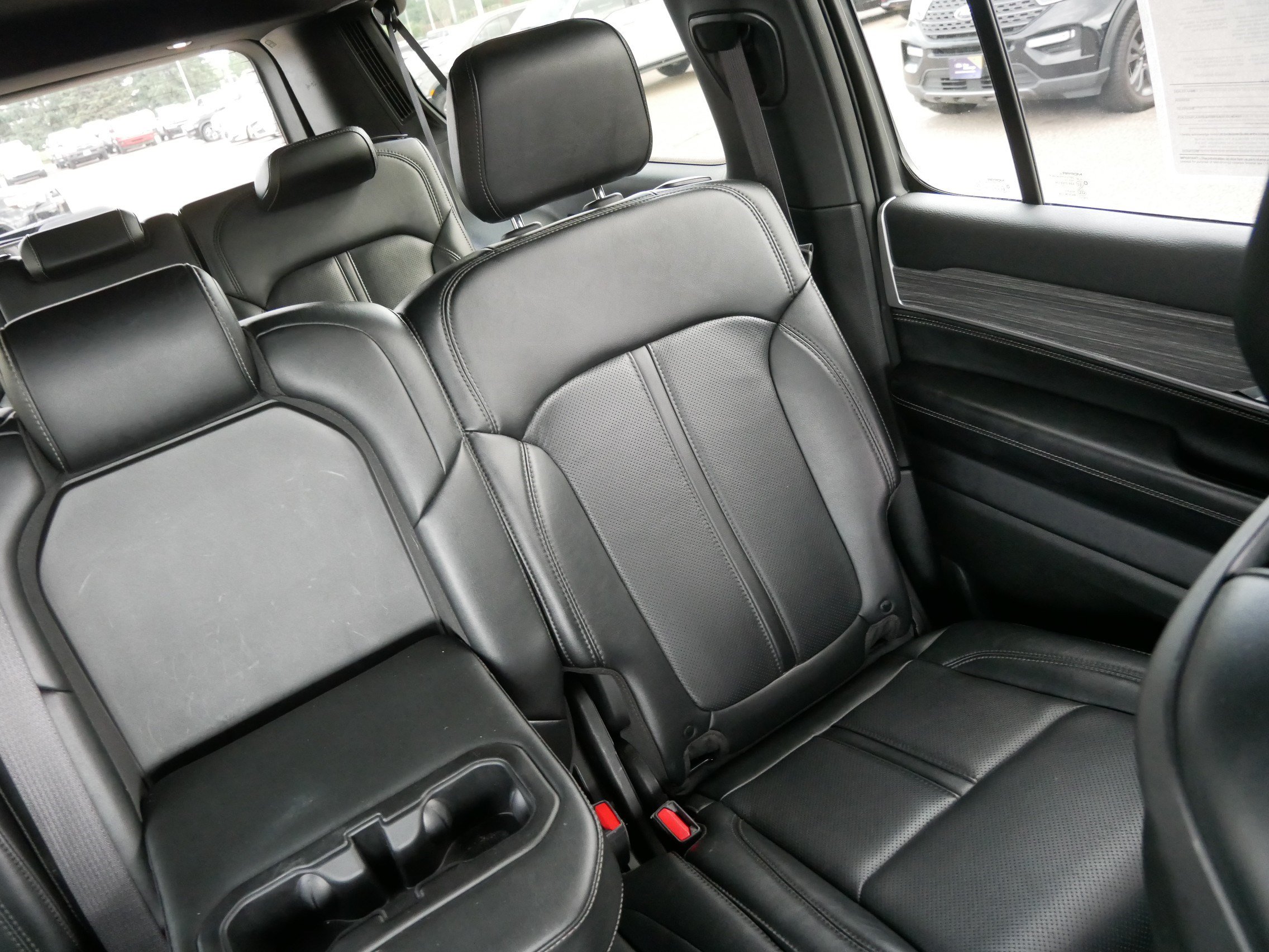 Used 2024 Jeep Wagoneer L Series II AWD/4WD image 14