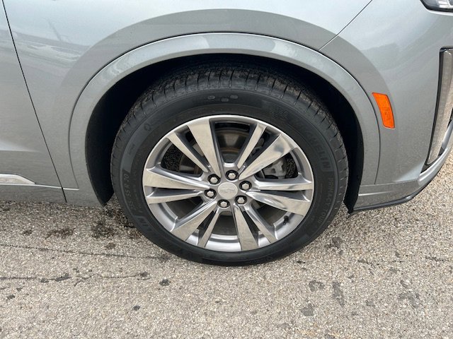Used 2023 Cadillac XT6 Premium Luxury image 7