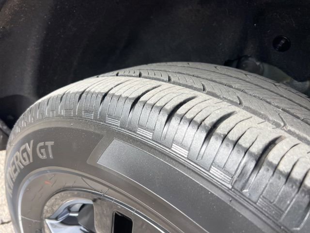 Certified 2024 Ford Explorer XLT w/ Equipment Group 202A image 28