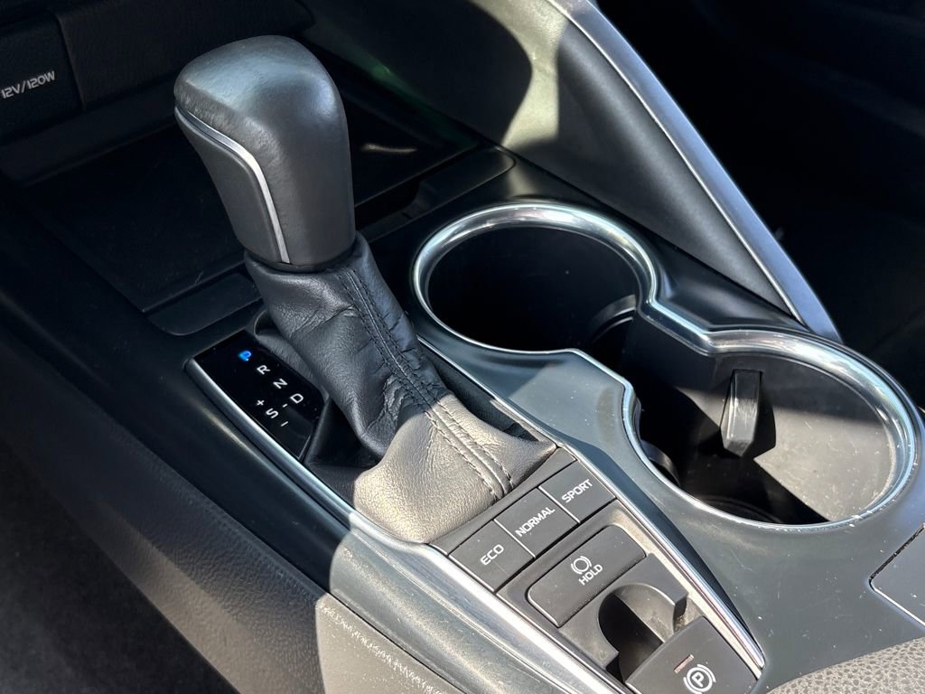 Used 2018 Toyota Camry XSE image 26