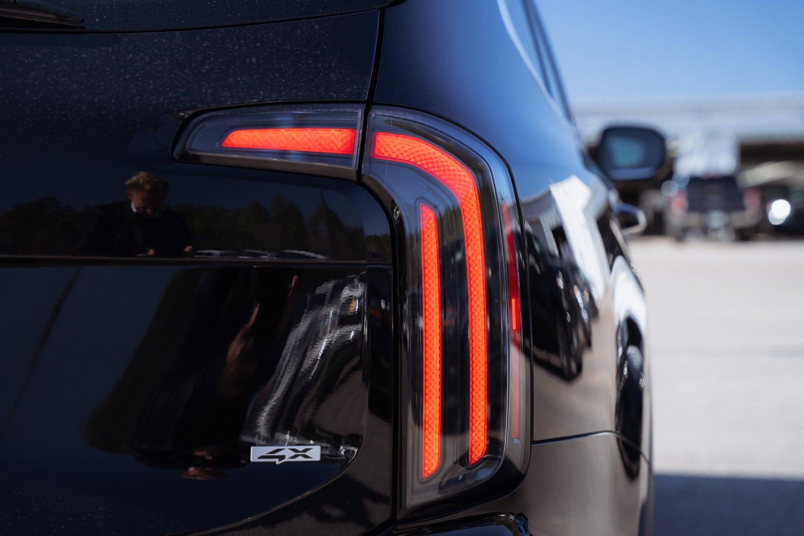 Used 2023 Kia Telluride EX w/ EX Captain's Chair Package image 15