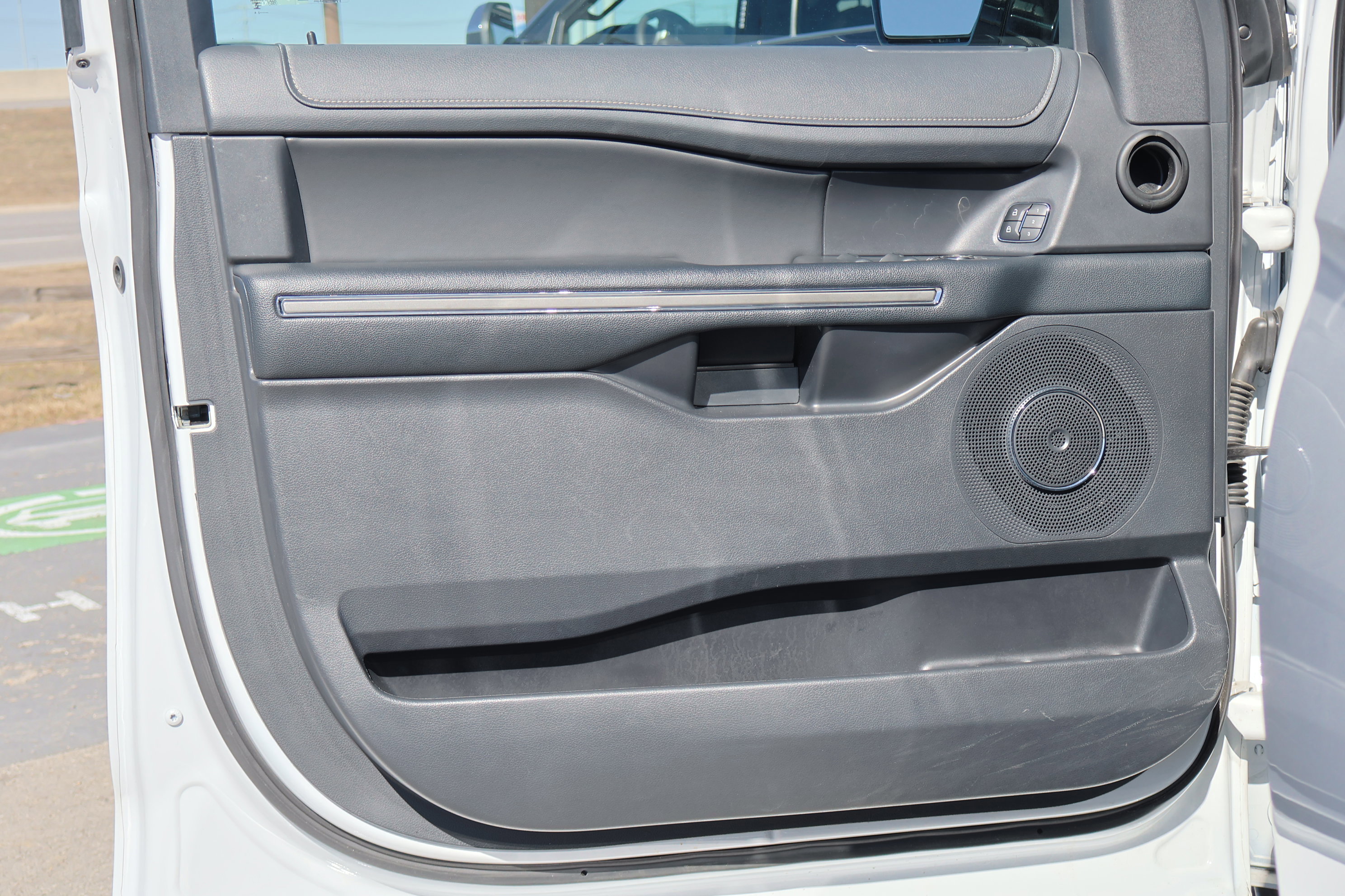 Certified 2024 Ford Expedition Max XLT image 13