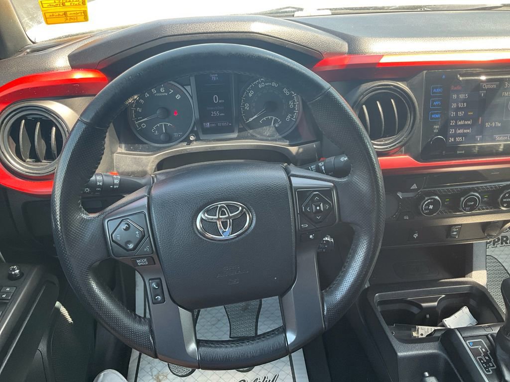 Used 2017 Toyota Tacoma TRD Sport RWD image 21