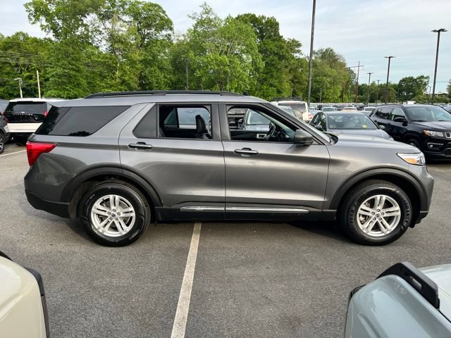 Certified 2022 Ford Explorer XLT w/ Equipment Group 202A AWD/4WD image 5