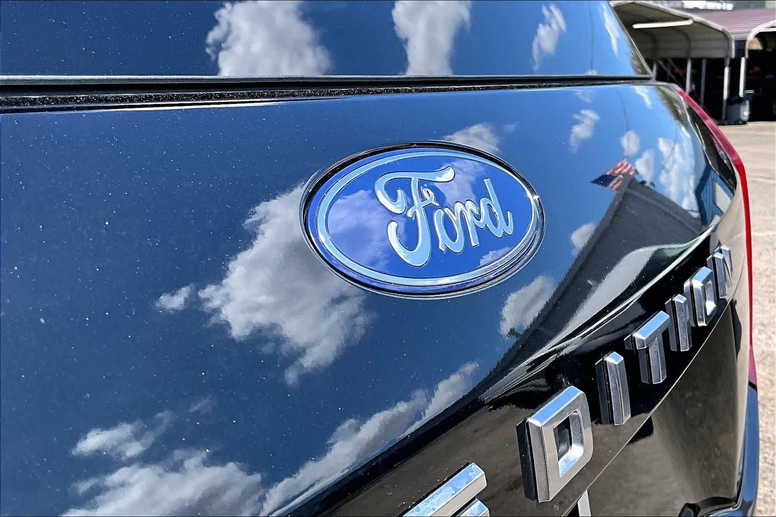 Certified 2025 Ford Expedition Active AWD/4WD image 30