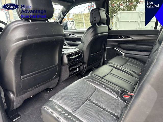 Used 2024 Jeep Wagoneer L Series II RWD image 13