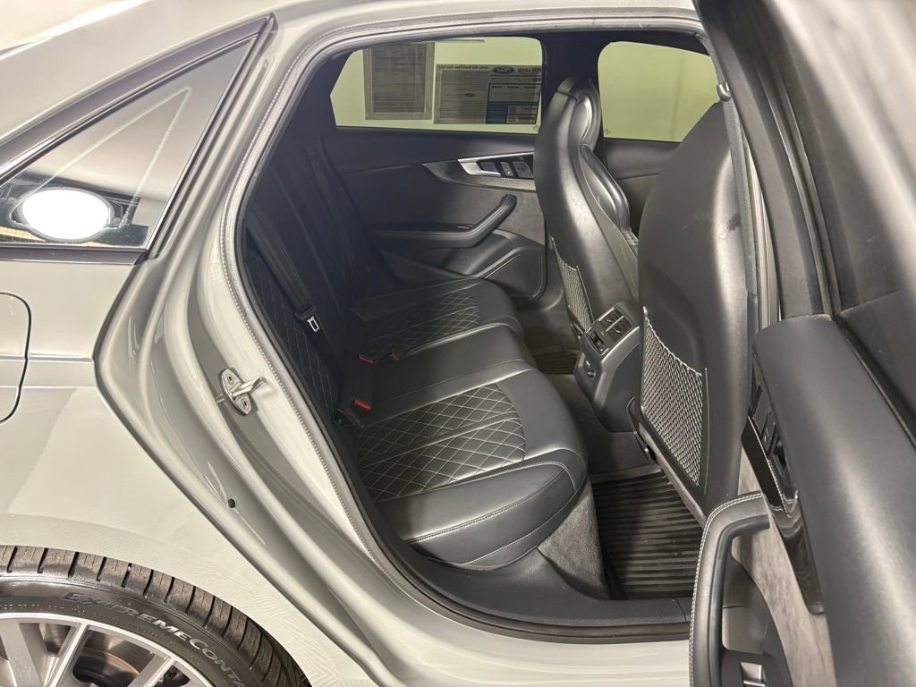 Used 2020 Audi S4 Premium Plus w/ Premium Plus Package image 34