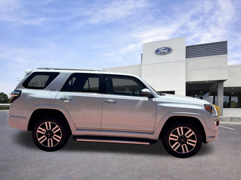 Used 2024 Toyota 4Runner Limited AWD/4WD image 10
