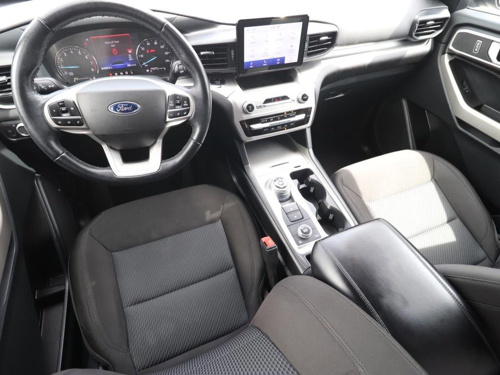 Certified 2022 Ford Explorer XLT image 10