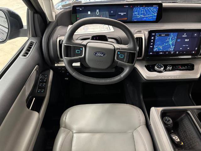 Certified 2025 Ford Expedition Active image 18